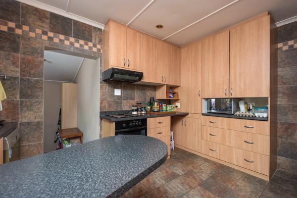 5 Bedroom Property for Sale in Denneoord Western Cape